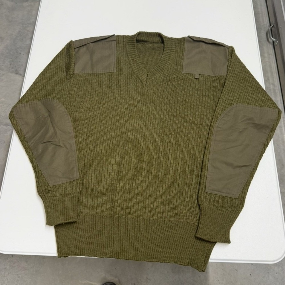 Vintage Military Style Commando Sweater Olive Green Ribbed Knit V-Neck
